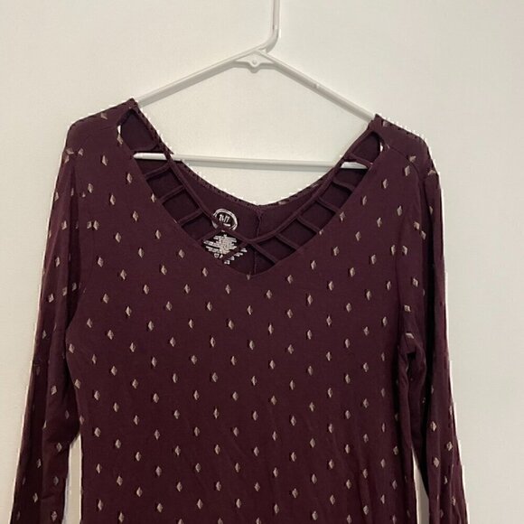 MAURICES 24/7 Patterned Tee Lattice V-Neckline Burgundy Maroon Red 3/4 Sleeve M - Picture 4 of 12